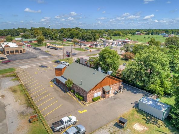 Runts BBQ: 1105 W Cherokee St, Wagoner, OK 74467